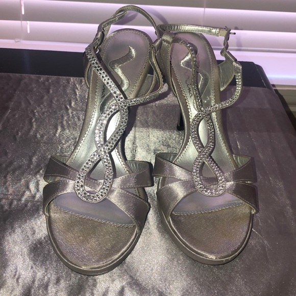Silver Nina heels - Picture 2 of 3